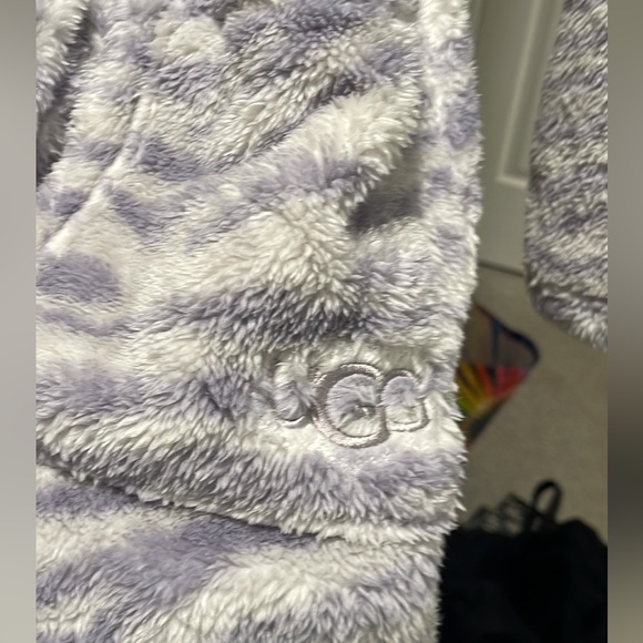 Ugg robe with tags - Picture 7 of 8